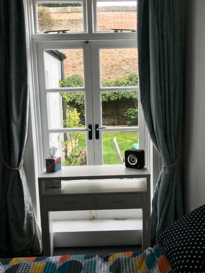 Victorian 5 Mins From The Sea Appartement